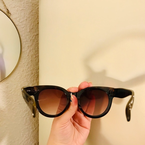 😎🤎 Brown Cat-eye Sunglasses w/100% UV Protection - Picture 2 of 3